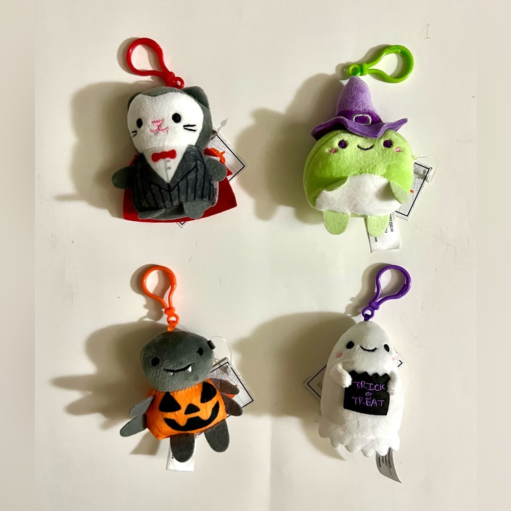 Set of 4 halloween keychains